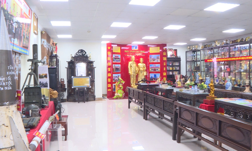 &Acirc;m vang miền cửa biển: Bảo t&agrave;ng gia đ&igrave;nh