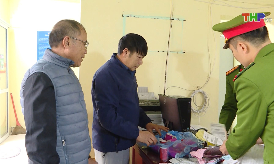 Huyện An Dương thu hồi vũ kh&iacute;, vật liệu nổ v&agrave; ph&aacute;o