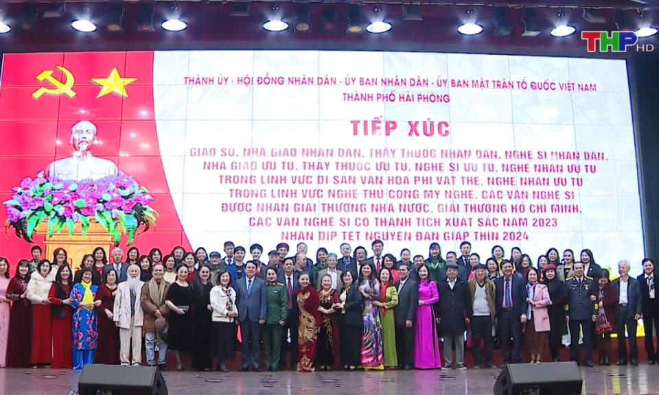 Tiếp x&uacute;c c&aacute;c tr&iacute; thức, văn nghệ sĩ ti&ecirc;u biểu nh&acirc;n dịp Tết Nguy&ecirc;n đ&aacute;n  