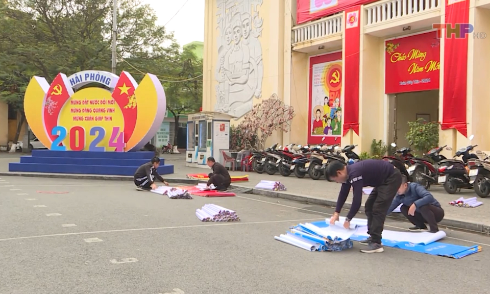 Rực rỡ cờ hoa đ&oacute;n năm mới