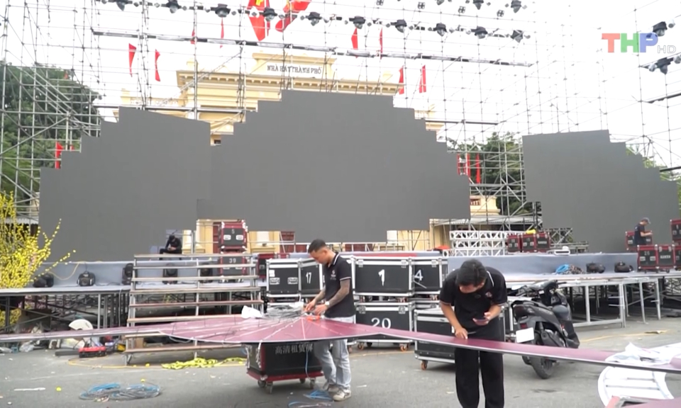 Chuẩn bị chương tr&igrave;nh nghệ thuật ch&agrave;o năm mới 