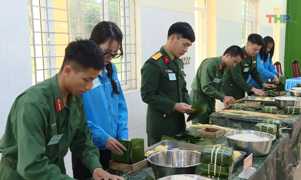 Quốc ph&ograve;ng địa phương: Lực lượng vũ trang đ&oacute;n Tết vui tươi, sẵn s&agrave;ng chiến đấu cao