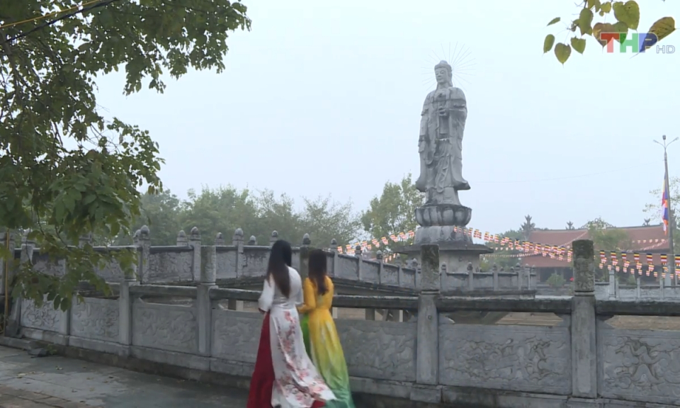 Hải Ph&ograve;ng những g&oacute;c nh&igrave;n: Lễ ch&ugrave;a đầu năm