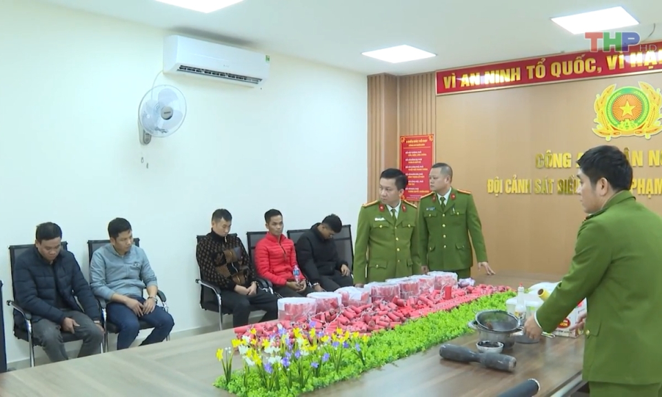 Ph&aacute;p luật v&agrave; cuộc sống: Ngăn chặn t&igrave;nh trạng t&agrave;ng trữ, chế tạo v&agrave; sử dụng ph&aacute;o nổ tr&aacute;i ph&eacute;p