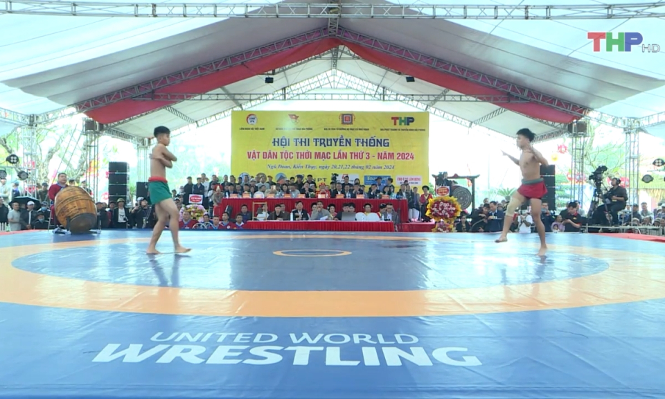 Hội thi Vật d&acirc;n tộc thời Mạc hấp dẫn ngay từ v&ograve;ng loại  