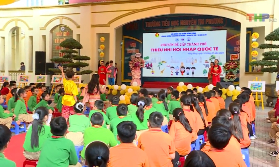 Măng non đất Cảng: Thiếu nhi hội nhập quốc tế