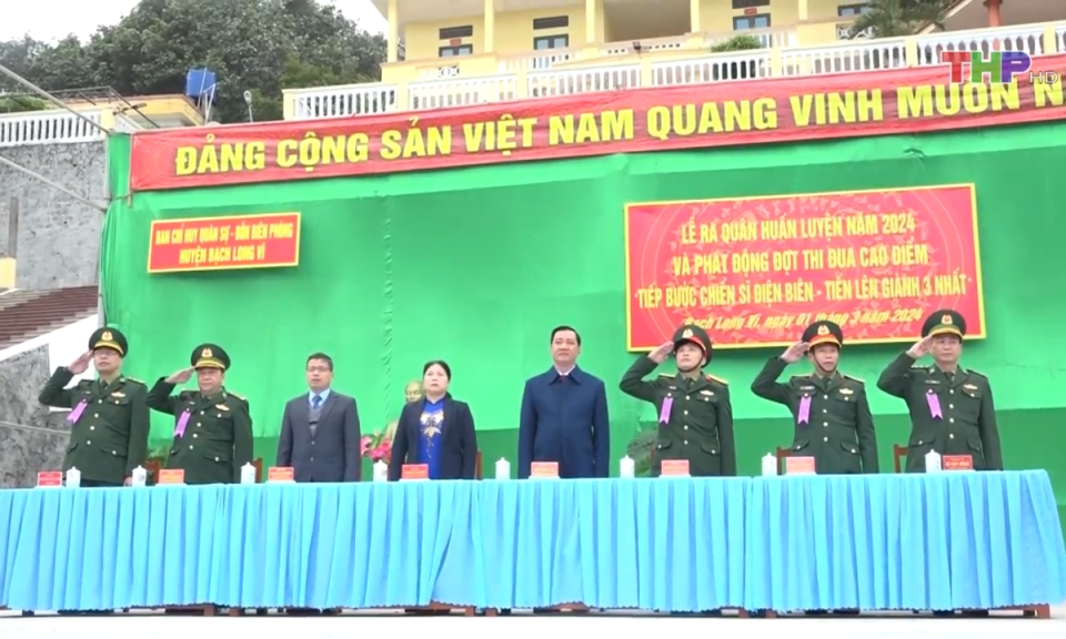 Ra qu&acirc;n huấn luyện tại huyện đảo Bạch Long Vĩ