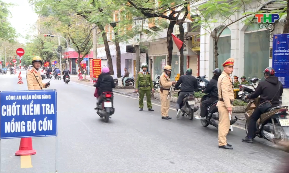 Ph&aacute;p luật v&agrave; cuộc sống: Bất cập xử l&yacute; xe vi phạm nồng độ cồn