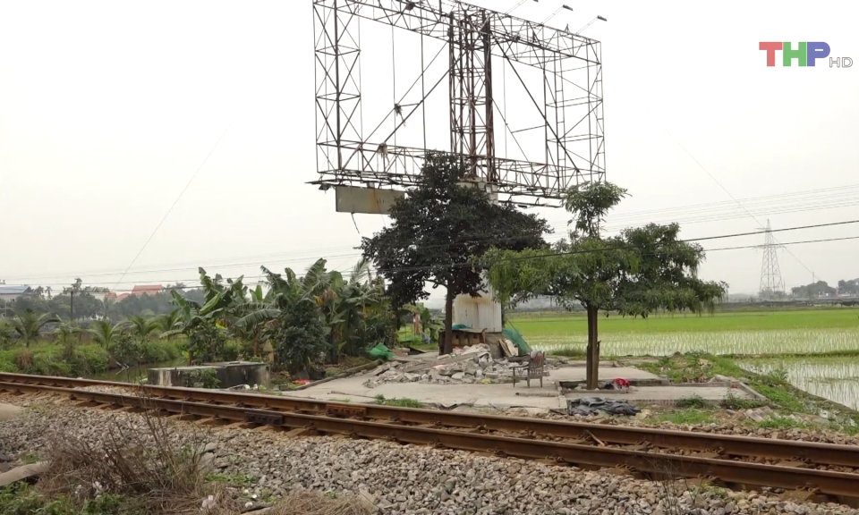 Xử l&yacute; nghi&ecirc;m c&aacute;c trường hợp lấn chiếm h&agrave;nh lang ATGT đường sắt