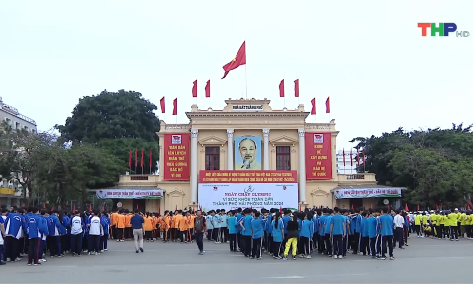 Ng&agrave;y chạy Olympic v&igrave; sức to&agrave;n d&acirc;n 2024