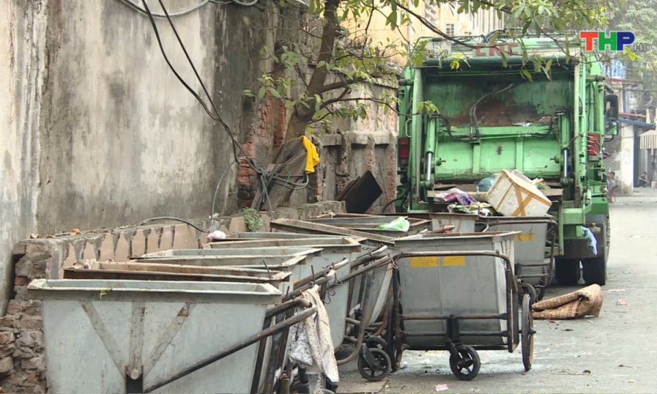 Điểm nhấn 365: R&aacute;c thải bủa v&acirc;y trường học v&agrave; khu d&acirc;n cư