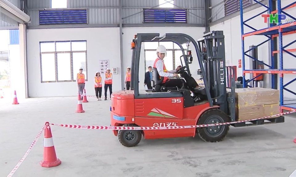 Gắn kết doanh nghiệp với đ&agrave;o tạo nghề