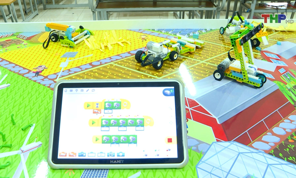 Khuyến kh&iacute;ch giới trẻ t&iacute;ch cực học tập l&agrave;m chủ c&ocirc;ng nghệ