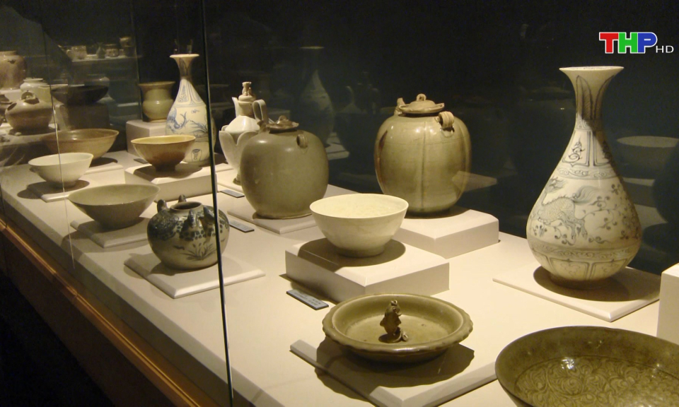 Trưng b&agrave;y bảo vật quốc gia trong bộ sưu tập An Bi&ecirc;n