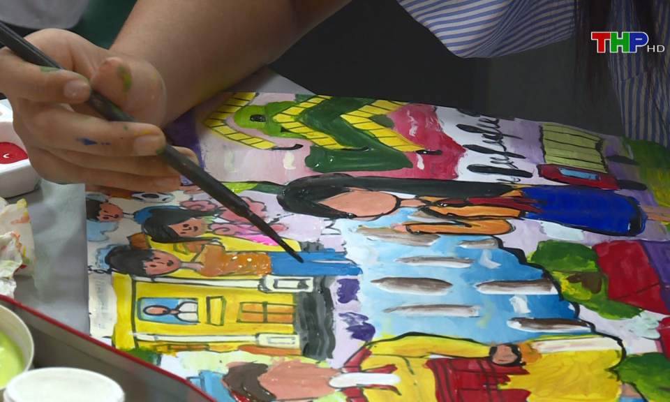 Hội thi Thiếu nhi Hải Ph&ograve;ng vẽ tranh theo s&aacute;ch b&aacute;o 2024