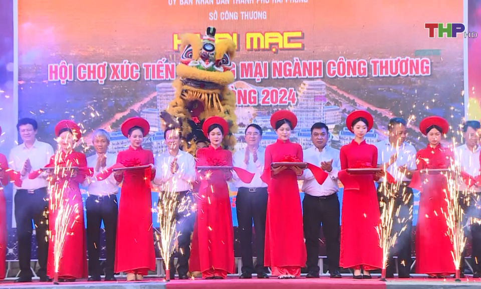 Khai mạc Hội chợ x&uacute;c tiến thương mại ng&agrave;nh C&ocirc;ng Thương  