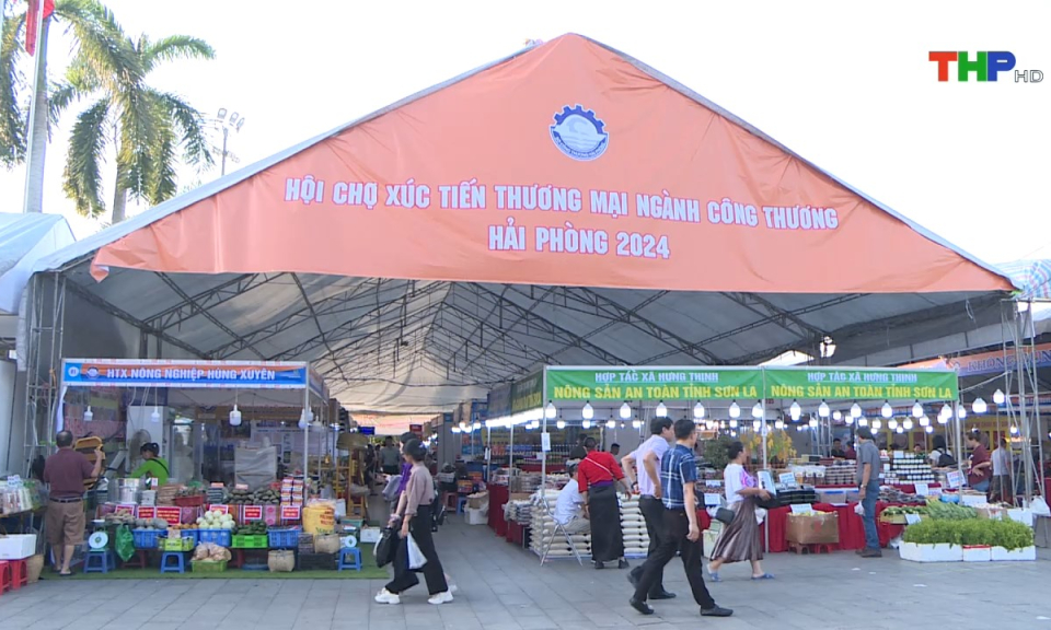 Kinh tế v&agrave; đ&ocirc; thị: Hội chợ thương mại th&uacute;c đẩy thị trường ti&ecirc;u d&ugrave;ng nội địa