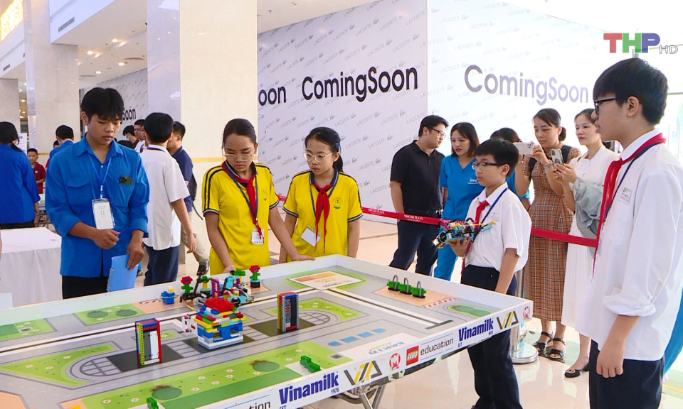 Cuộc thi T&agrave;i năng robot    