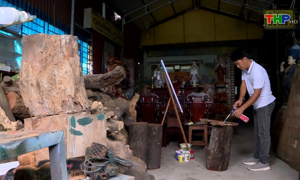 &Acirc;m vang miền cửa biển: Người thổi hồn cho những t&aacute;c phẩm đi&ecirc;u khắc