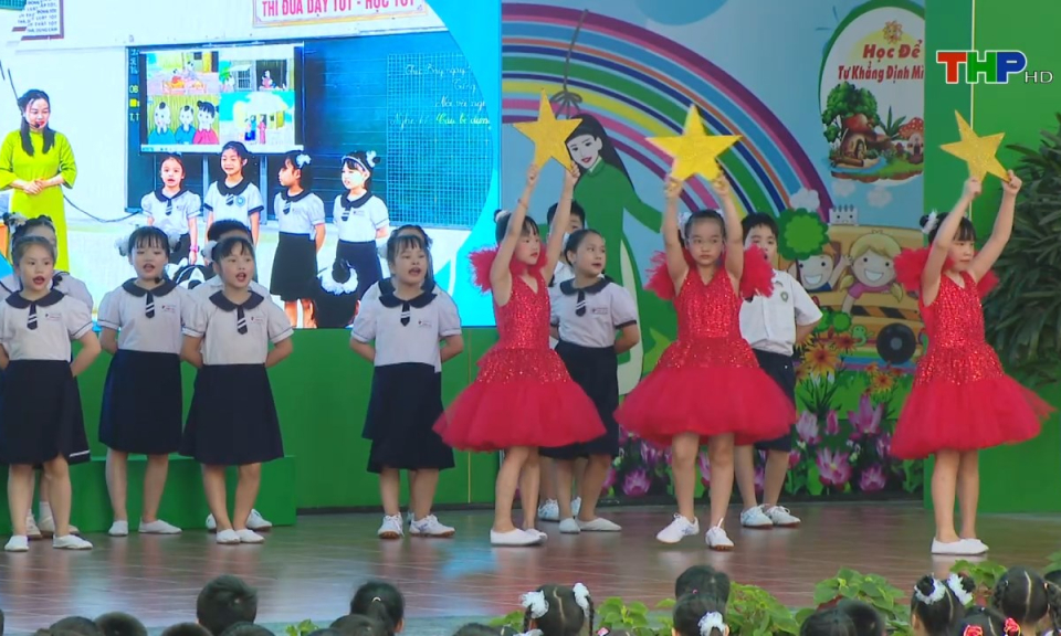 Măng non đất Cảng: Ch&aacute;u ngoan B&aacute;c Hồ