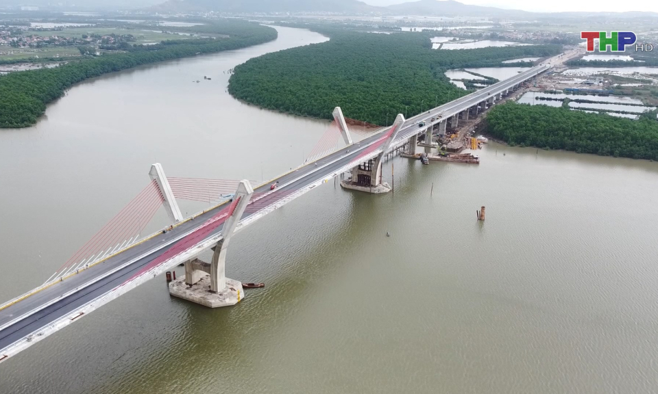 Tăng cường đầu tư hạ tầng giao th&ocirc;ng kết nối   