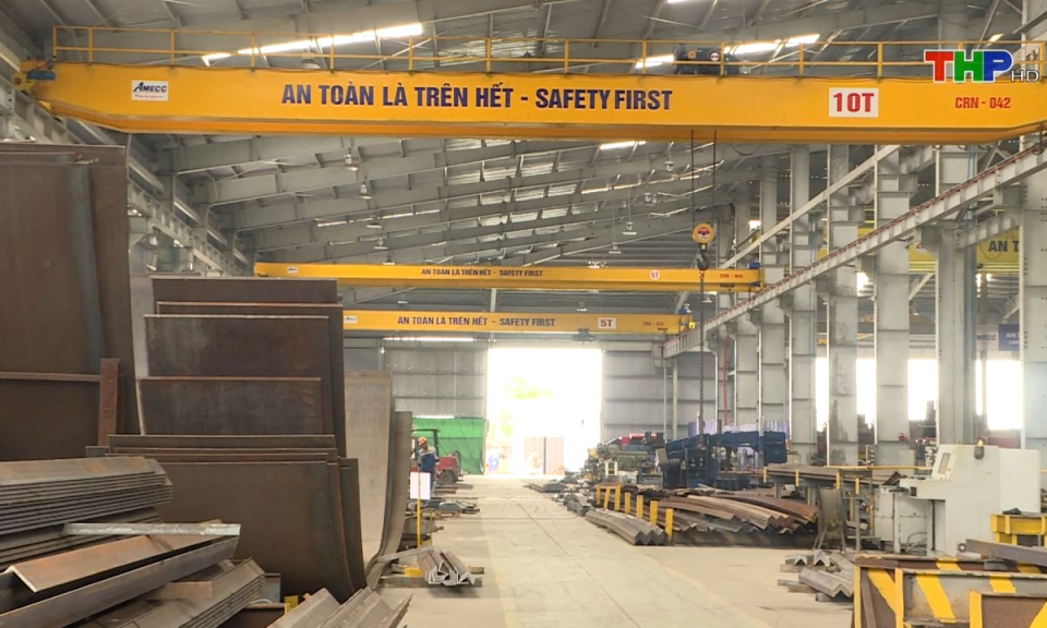 Lao động v&agrave; c&ocirc;ng đo&agrave;n: Bảo đảm an to&agrave;n cho người lao động