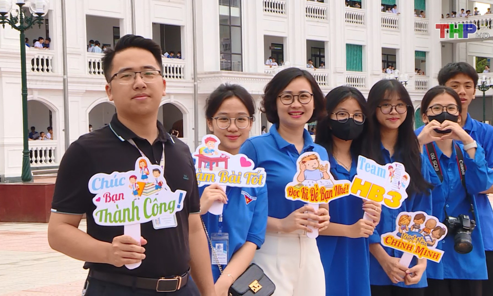 Những h&igrave;nh ảnh đẹp trong Kỳ thi tuyển sinh v&agrave;o lớp 10 THPT 