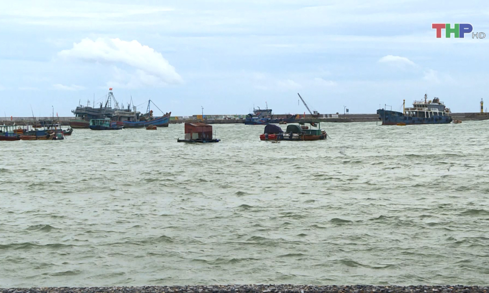 Hỗ trợ ngư d&acirc;n vươn khơi, b&aacute;m biển