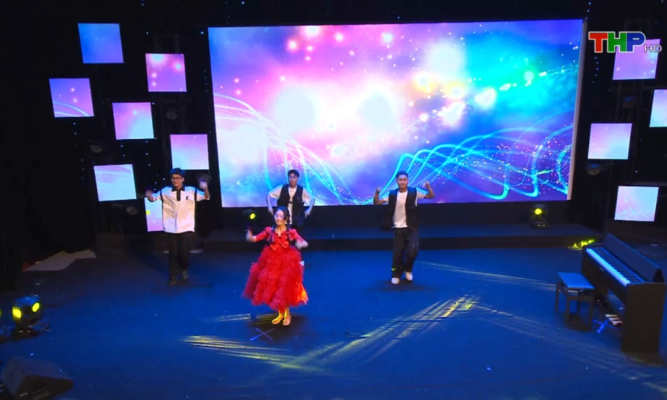 Măng non đất Cảng: B&aacute;n kết Cuộc thi T&agrave;i năng nh&iacute; THP (Phần 3)