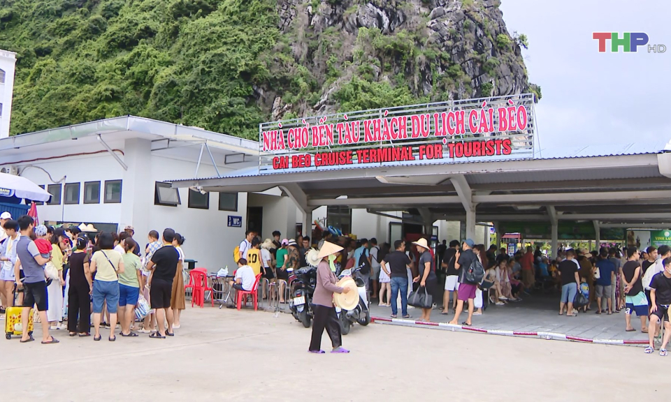 Sức h&uacute;t C&aacute;t B&agrave; m&ugrave;a cao điểm du lịch