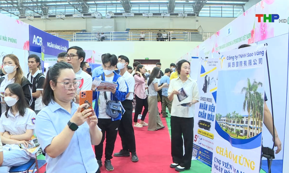 An sinh x&atilde; hội: Cơ hội việc l&agrave;m cho giới trẻ hiện nay 