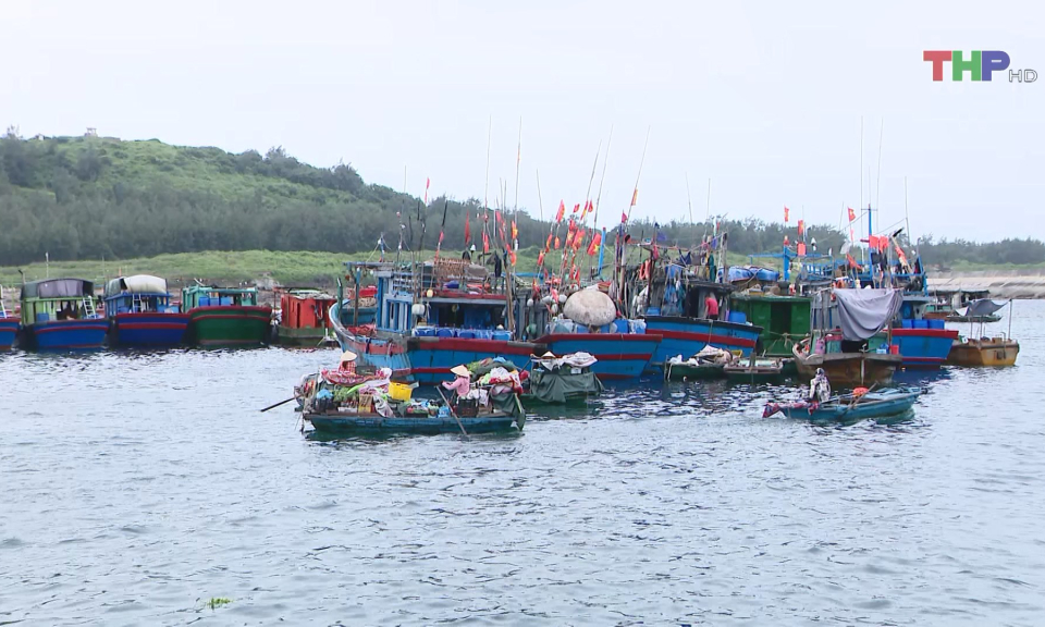 T&aacute;c nghiệp b&aacute;o ch&iacute; nơi đảo xa