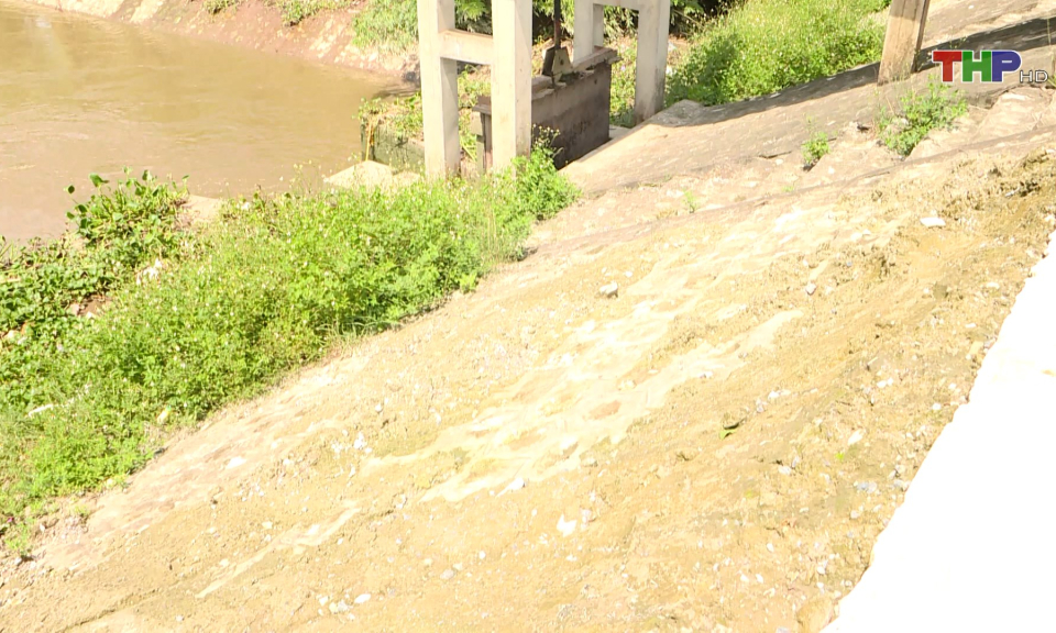 Bảo đảm an to&agrave;n đ&ecirc; trong m&ugrave;a mưa b&atilde;o