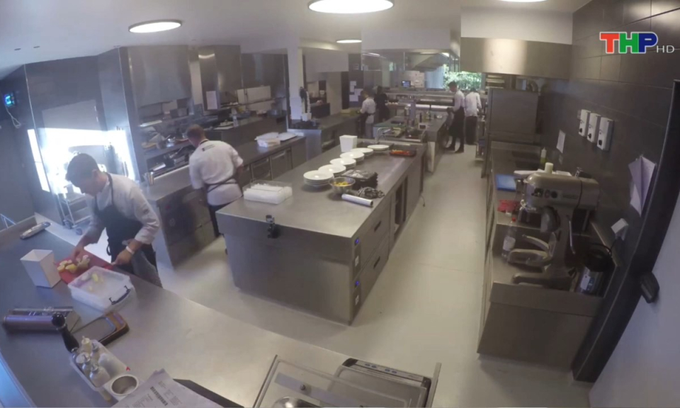 Cửa sổ du học: C&acirc;n bằng học v&agrave; l&agrave;m th&ecirc;m 