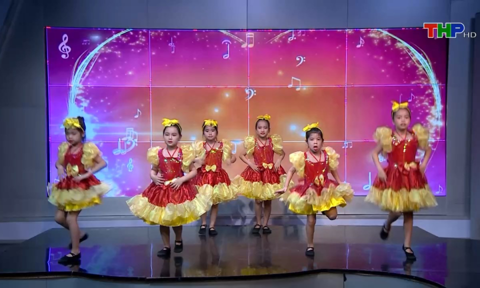 Măng non đất Cảng: Dạy m&uacute;a: Kh&aacute;m ph&aacute; thế giới tuyệt vời