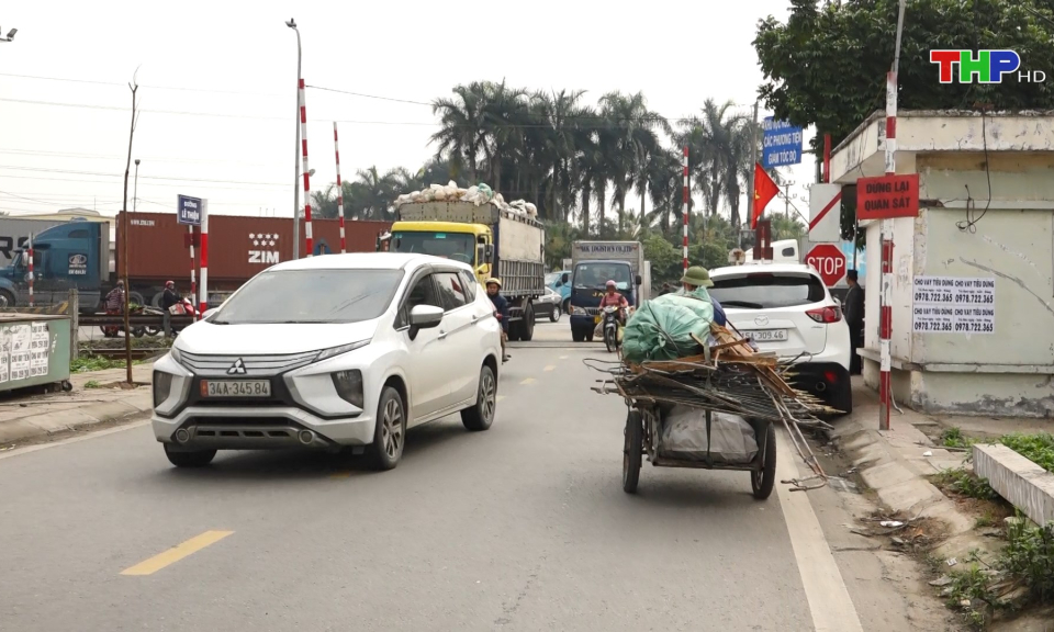 T&igrave;nh trạng xe tr&aacute;nh trạm thu ph&iacute; 