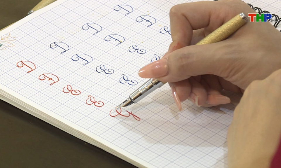 Măng non đất Cảng: Viết chữ đẹp (Phần 9)