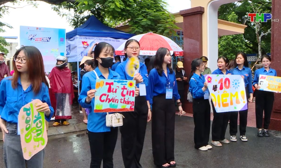 Dấu ấn từ Chương tr&igrave;nh tiếp sức m&ugrave;a thi    