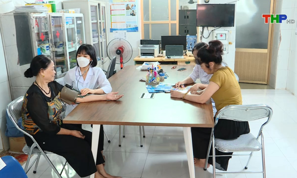 Đại biểu nh&acirc;n d&acirc;n với cử tri: Ch&iacute;nh s&aacute;ch về bảo hiểm x&atilde; hội cho người cao tuổi - Đ&aacute;p ứng k&igrave; vọng của cử tri