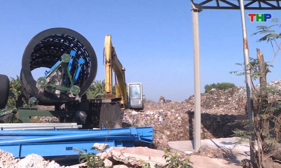 Ph&aacute;p luật v&agrave; cuộc sống: Kh&oacute; khăn trong xử l&yacute; r&aacute;c thải ở n&ocirc;ng th&ocirc;n