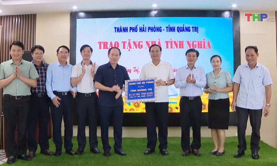 D&acirc;ng hương tưởng niệm c&aacute;c Anh h&ugrave;ng li&ecirc;̣t sĩ tại tỉnh Quảng Trị