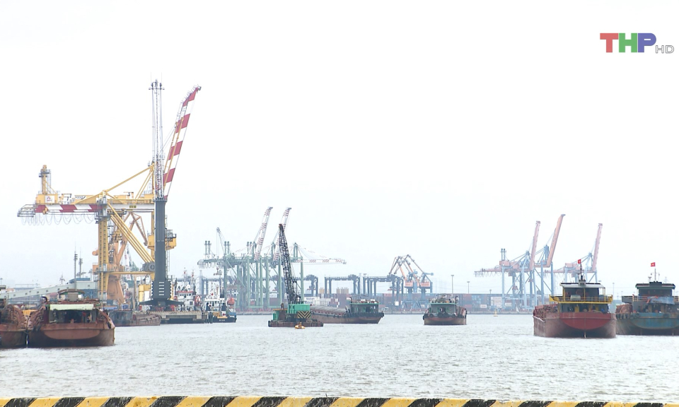 Thu ph&iacute; hạ tầng cảng biển đạt gần 700 tỷ đồng