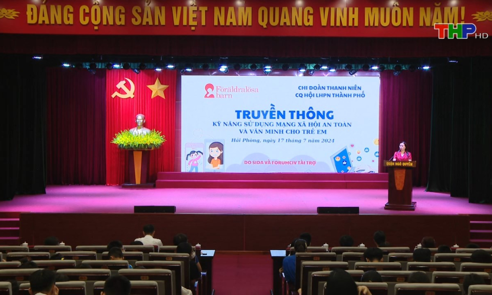 Phụ nữ Việt: Đồng h&agrave;nh c&ugrave;ng con ho&agrave;n thiện bản th&acirc;n