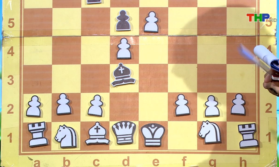 Măng non đất Cảng: Dạy cờ vua (Phần 28)