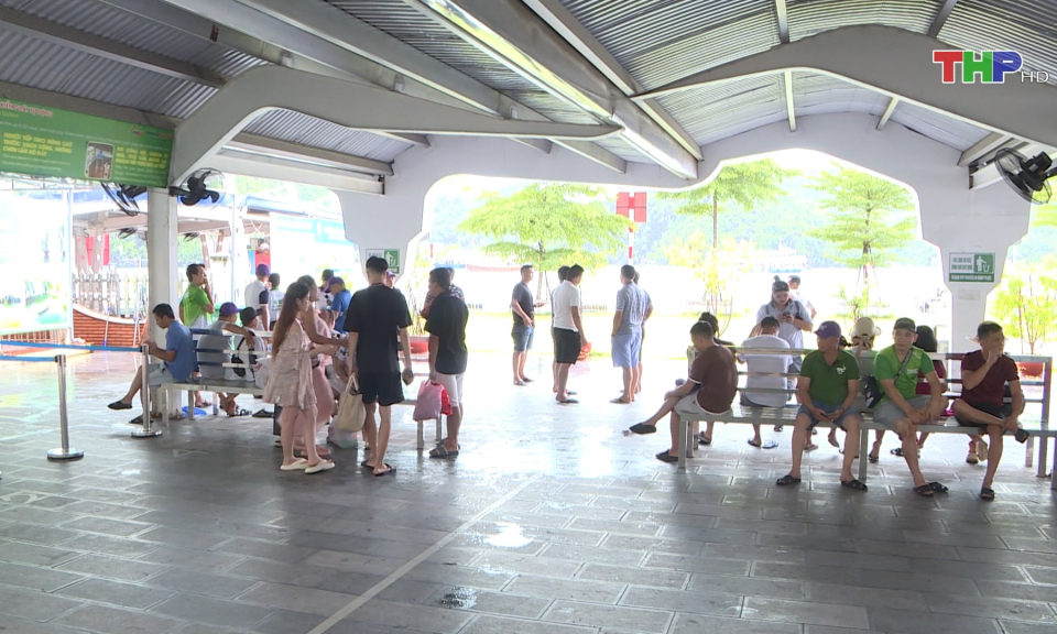 Mức thu ph&iacute; tham quan mới tại một số địa điểm ch&iacute;nh thức c&oacute; hiệu lực