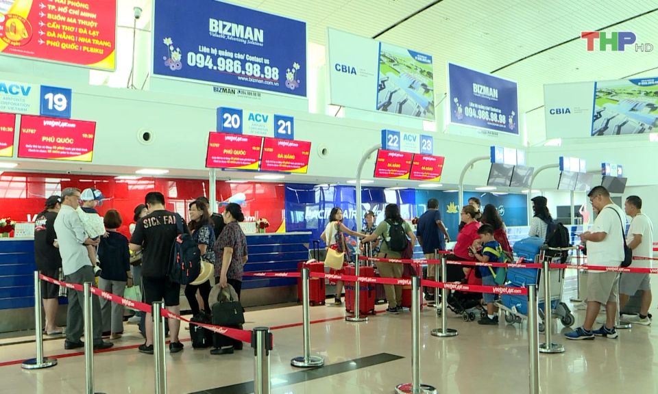 Duy tr&igrave; chất lượng phục vụ h&agrave;nh kh&aacute;ch dịp cao điểm