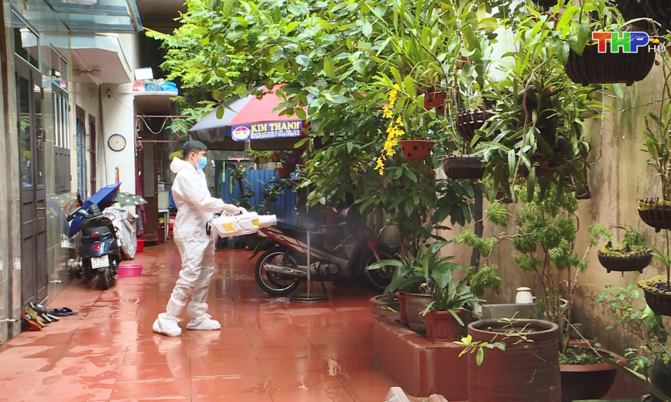 Tăng cường kiểm so&aacute;t, khống chế dịch sốt xuất huyết