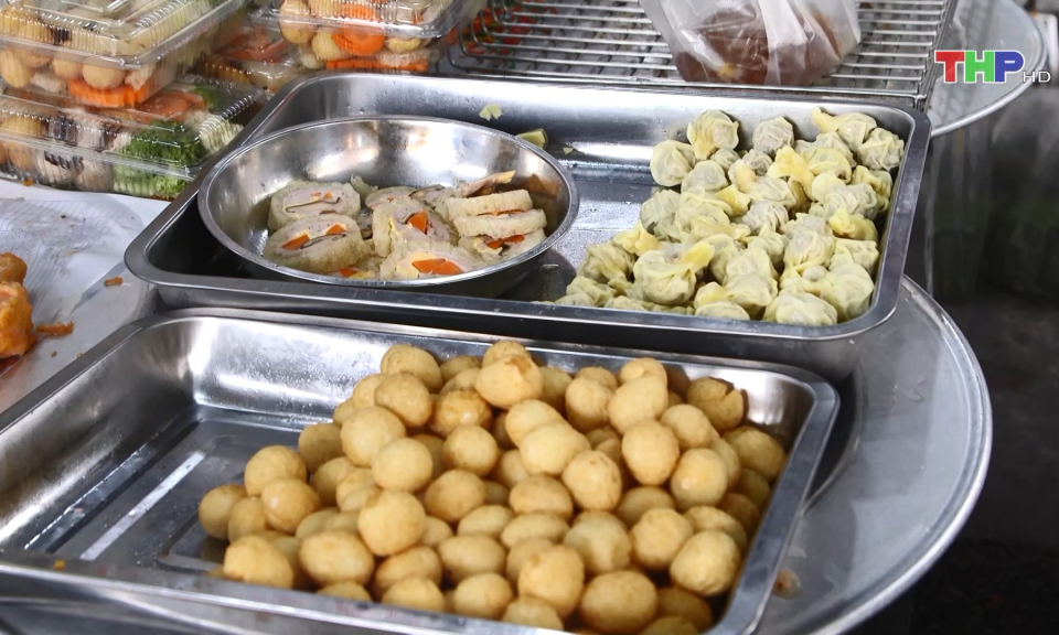 Thị trường thực phẩm phục vụ rằm th&aacute;ng 7