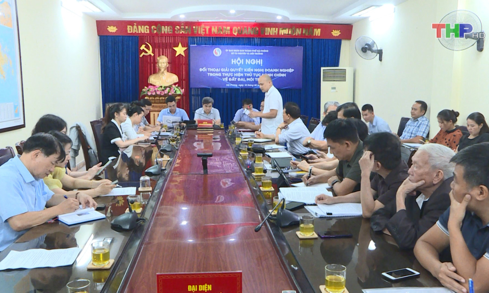 Đối thoại với doanh nghiệp về thủ tục đất đai, m&ocirc;i trường