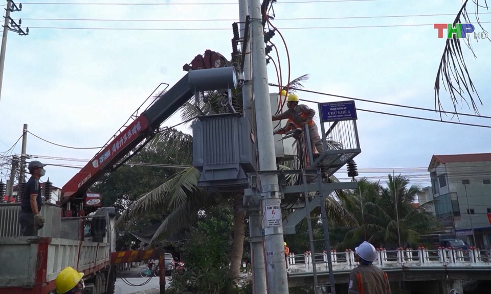 Đề xuất giảm gi&aacute; điện xuống 5 bậc